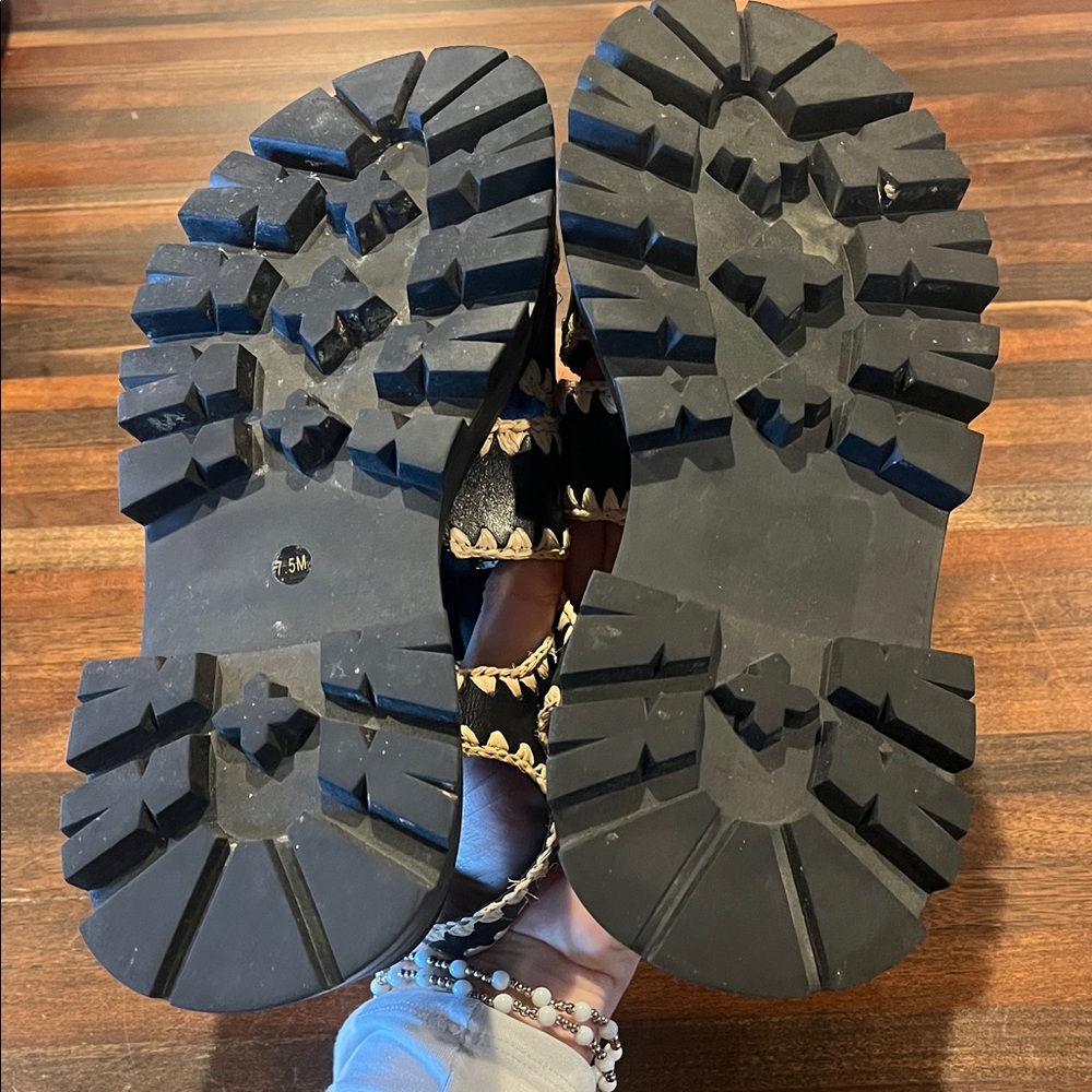 Loeffler Randall black sandals with caged crochet detail - Picture 3 of 3